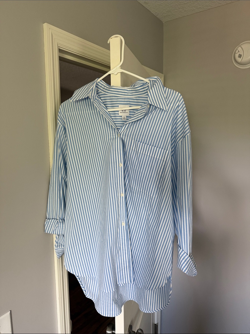 GAP Blue and White Striped Casual Button-Down Shirt